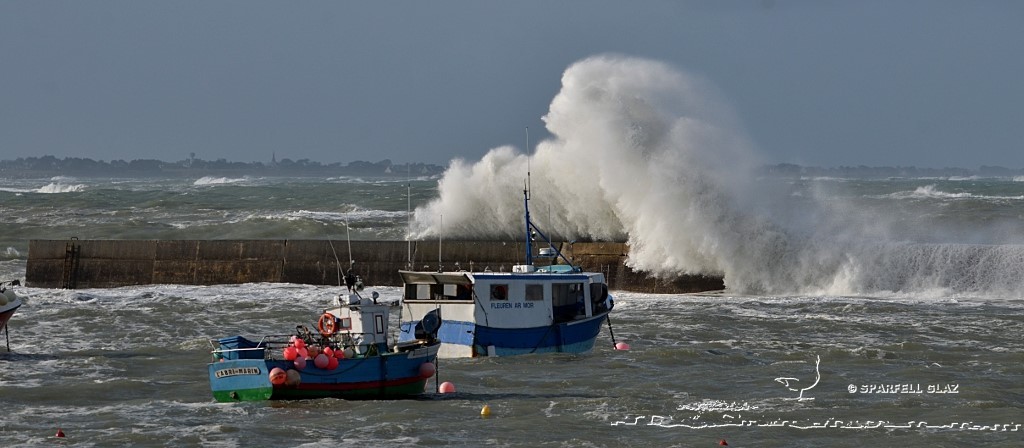 tempête au port de Plouescat (Bretagne)