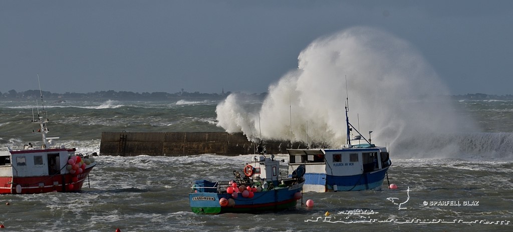 tempête au port de Plouescat (Bretagne)