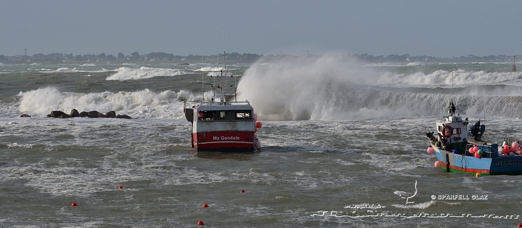 tempête au port de Plouescat (Bretagne)