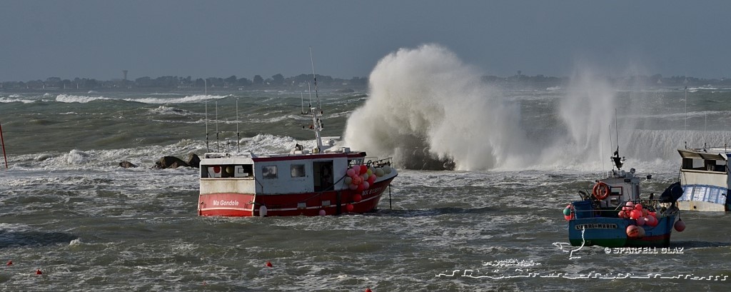 tempête au port de Plouescat (Bretagne)